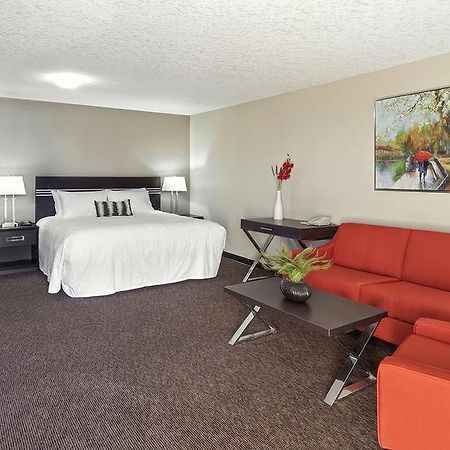 Royal Lodge Edmonton Exteriör bild