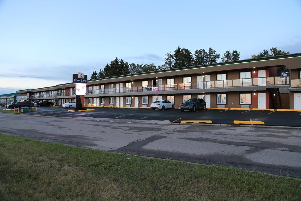 Royal Lodge Edmonton Exteriör bild