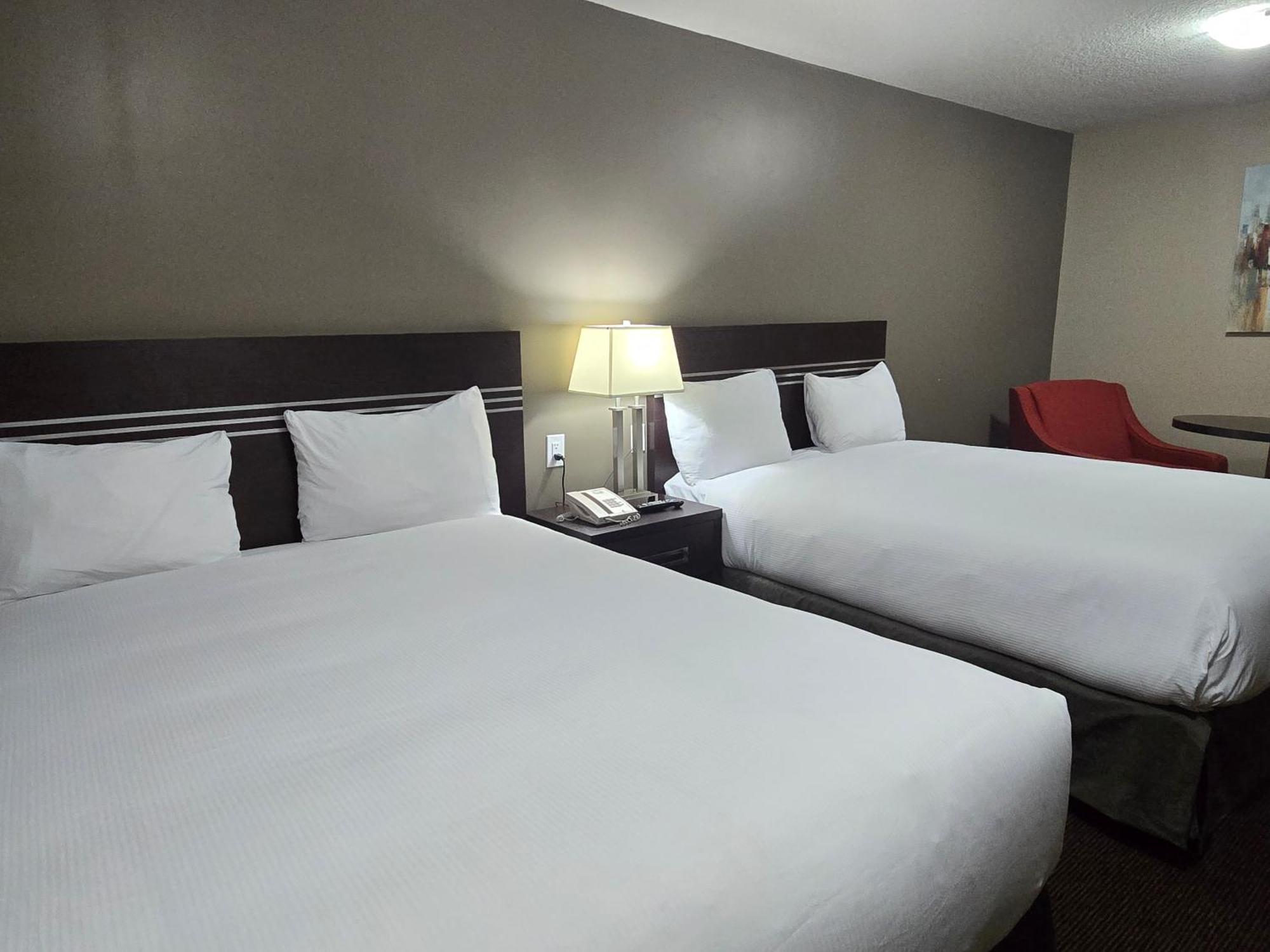 Royal Lodge Edmonton Exteriör bild