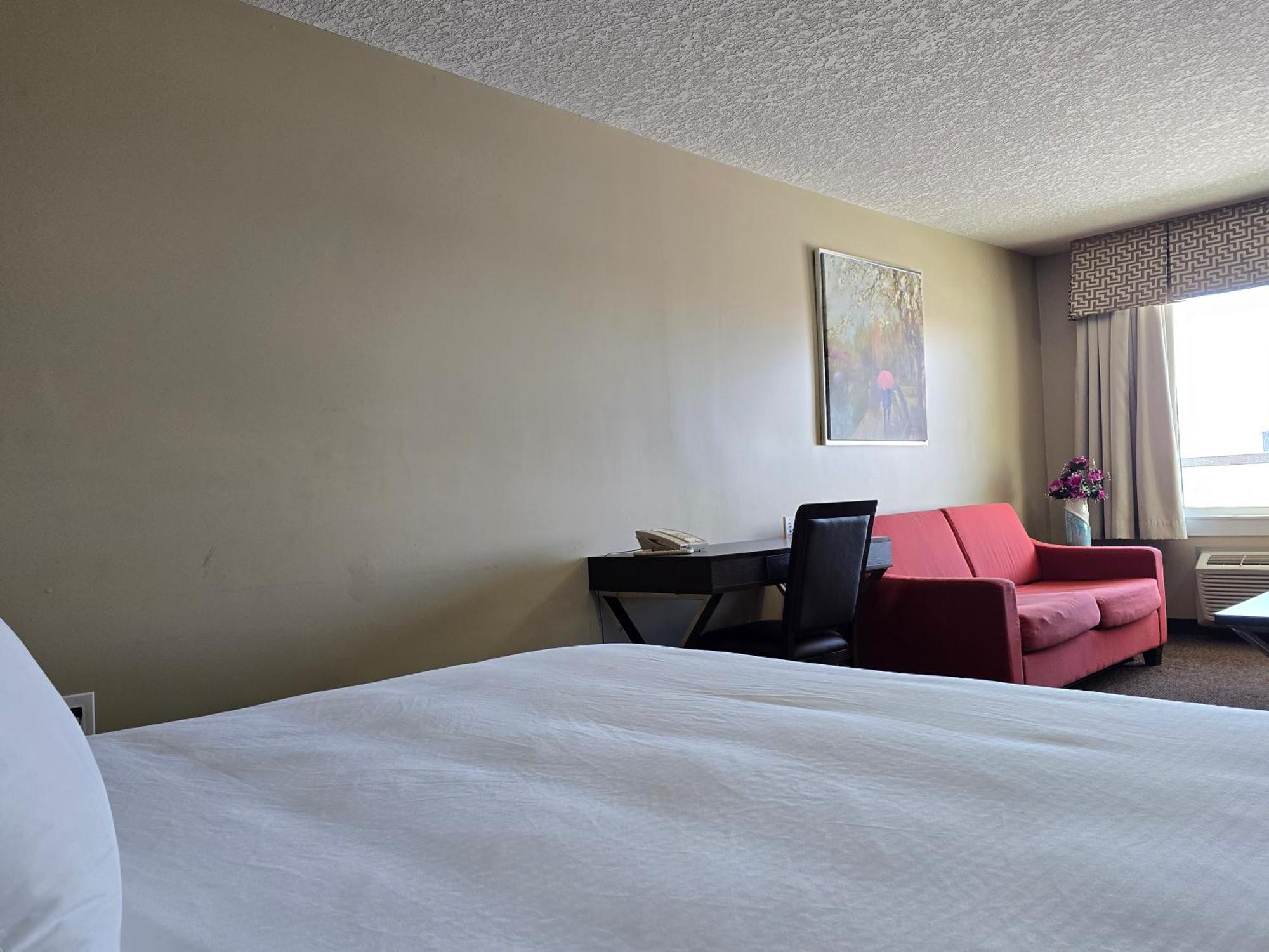 Royal Lodge Edmonton Exteriör bild