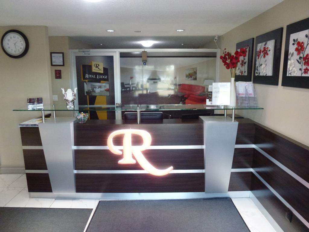 Royal Lodge Edmonton Exteriör bild