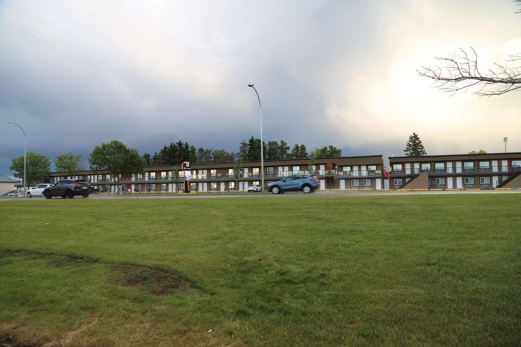 Royal Lodge Edmonton Exteriör bild