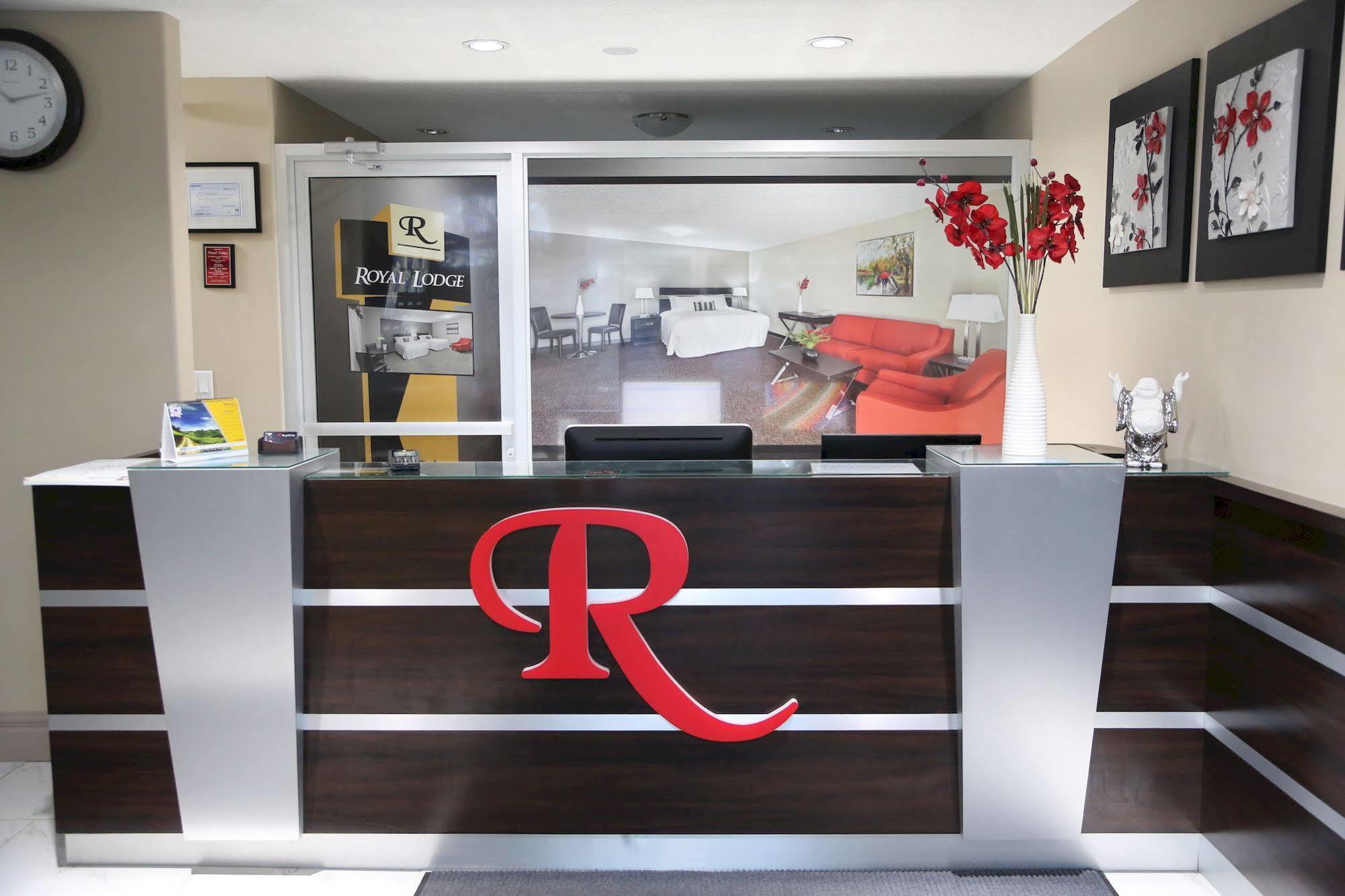 Royal Lodge Edmonton Exteriör bild