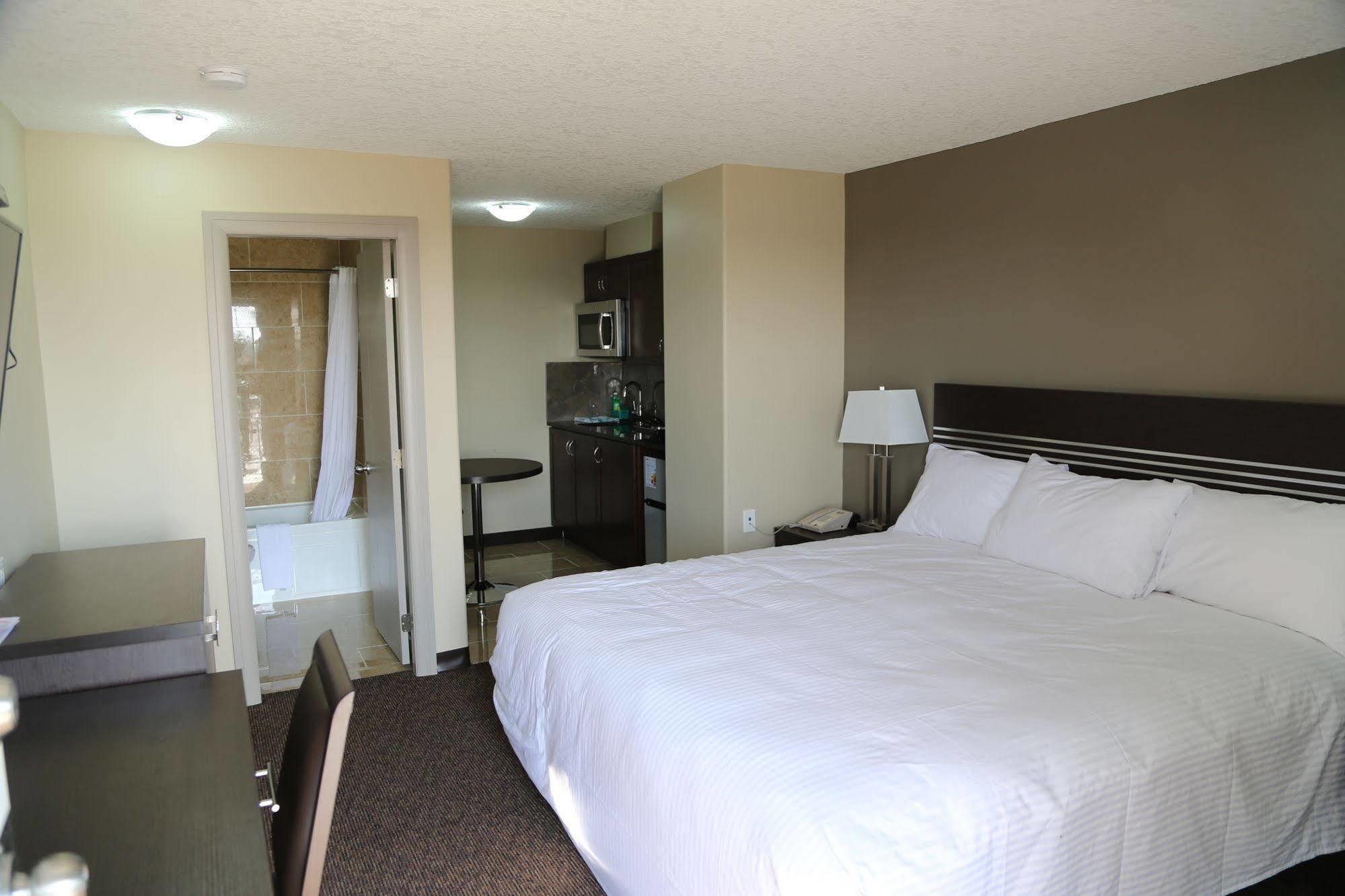 Royal Lodge Edmonton Exteriör bild